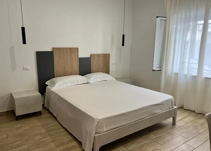 לינה וארוחת בוקר Aramarina מרינה די סקבוניאה